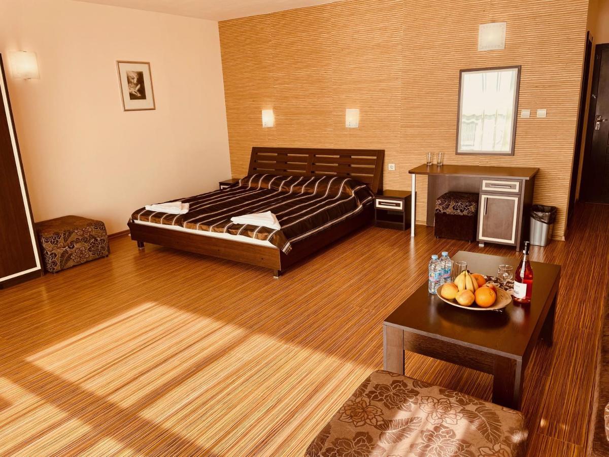 At The American'S Hotel Pomorie Extérieur photo